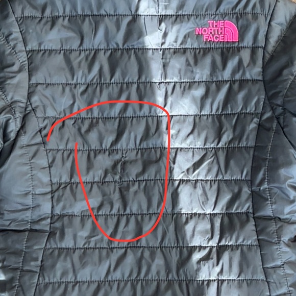 The North Face Quilted reversible Jacket in Black/Gray and Pink (defect!) - Picture 13 of 14